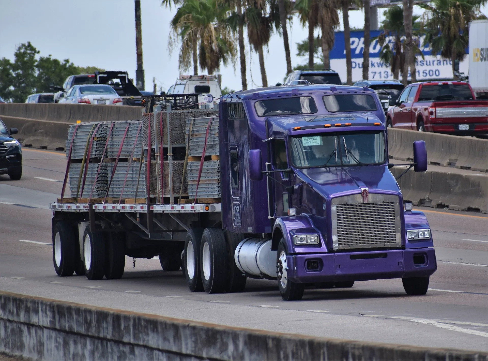 logi transports freight 